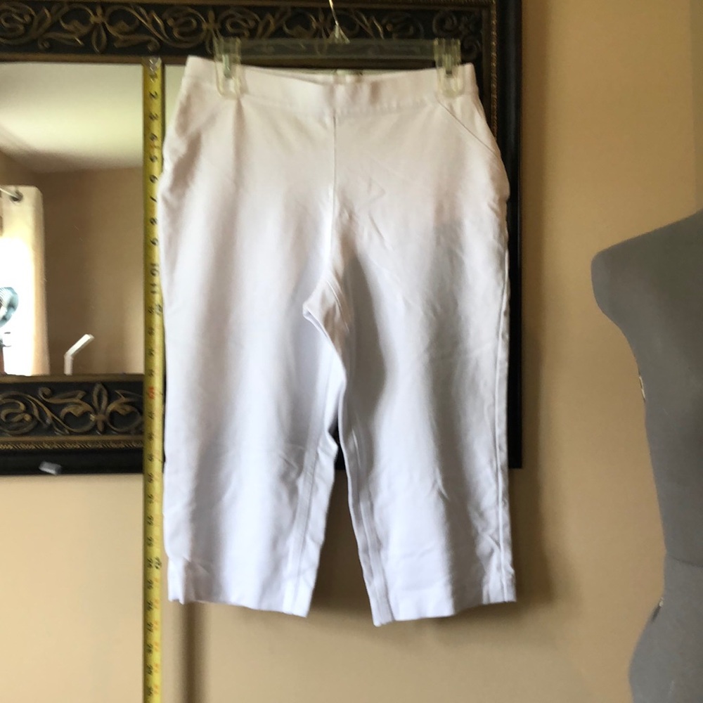 Women’s White‎ Capris